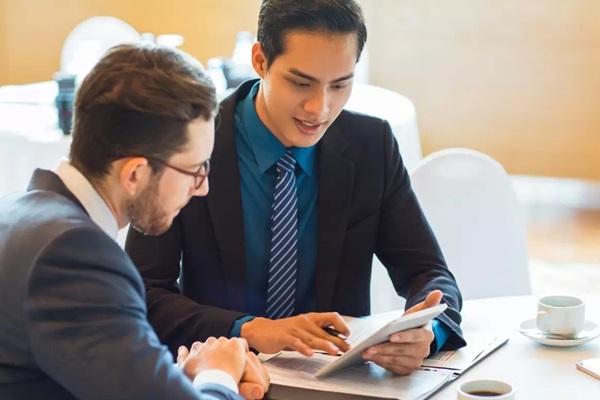 Tên công ty hay - Bí quyết những cái tên ý nghĩa và độc đáo 24 dich vu dat ten cua Luat Thanh Thai